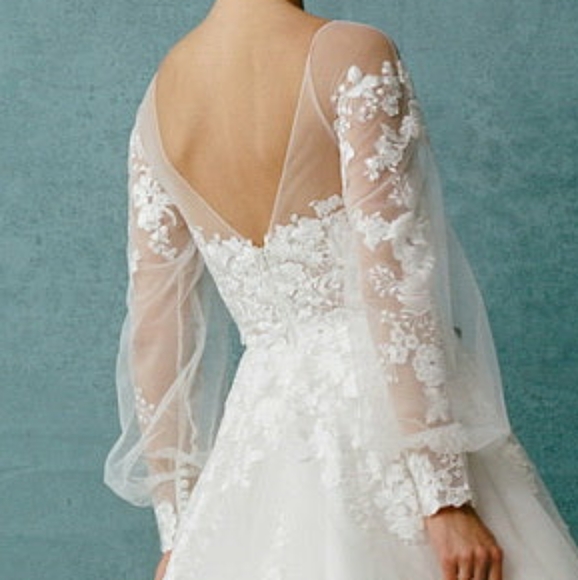 BICICI & COTY wedding dress with FREE matching cathedral pearl veil - Picture 9 of 13